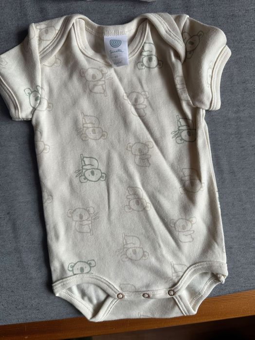 Нови бебешки бодита Sanetta – размер 3–6 месеца