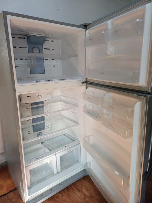 Холодильники два шт