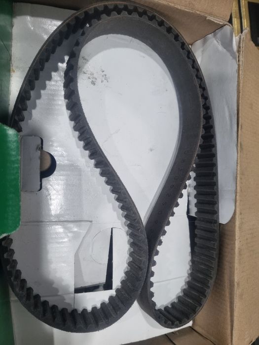 Продам комплект грм на опель