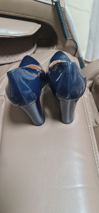 Pantofi stiletto noi fără eticheta.  Superbi.