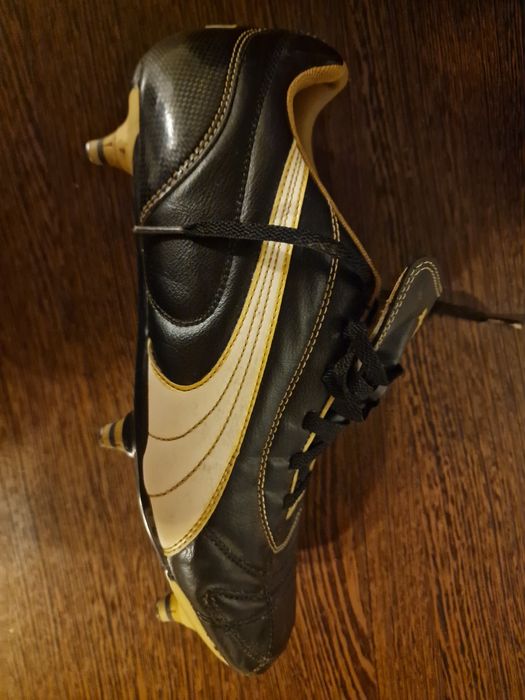 Ghete fotbal cu crampoane Puma Kratero