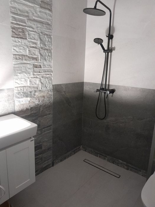 Тристаен - обзаведен