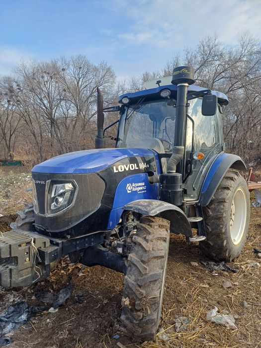 Трактор Ловол 904