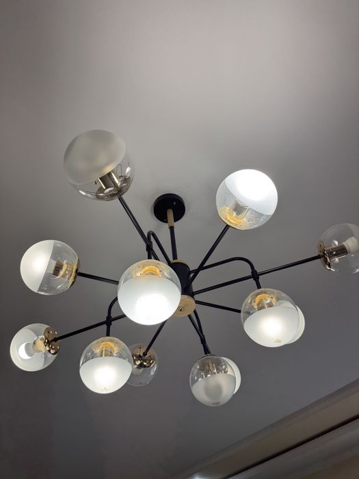 Продам люстру  в отличном состоянии