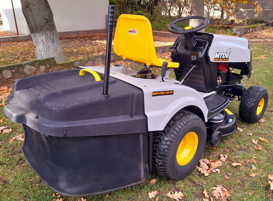Tractoras tuns iarba Profesional MTD GREY LINE 6TREPTE 12,5HP 92CM