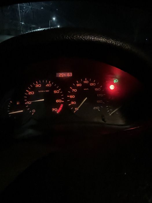 Vand peugeot an 2001