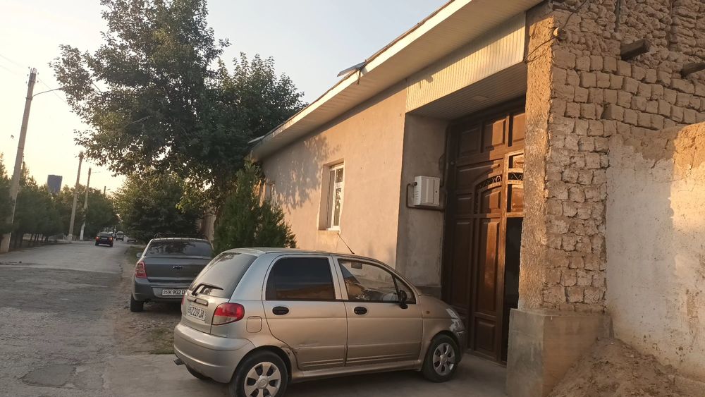 Uchaska, hovli sotiladi