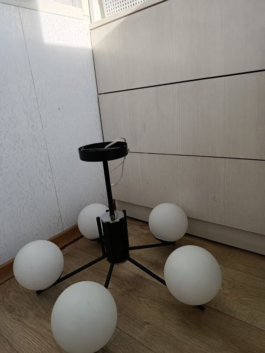 Продам люстру в отличном состоянии.