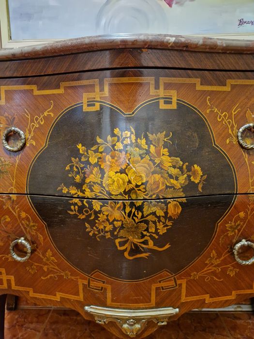 Страхотен антикварен френски скрин шкаф