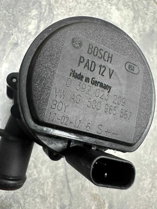 Volkswagen Pump BOSCH 5C0965567
