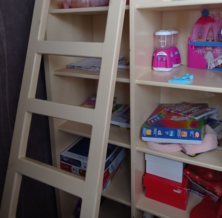 Детско двуетажно легло