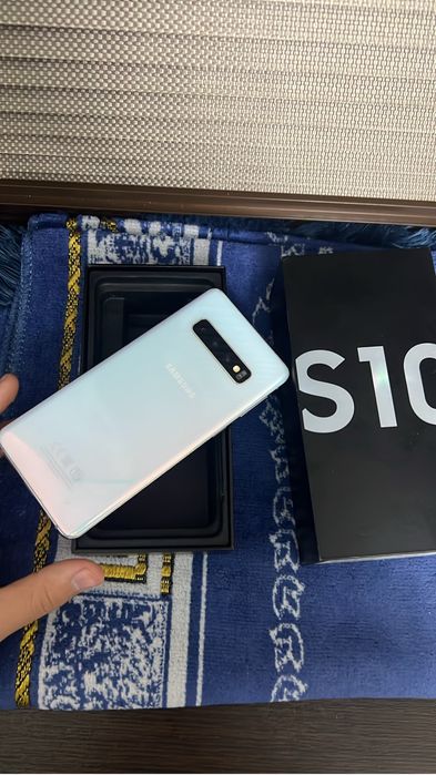 Самсунг с10 белый