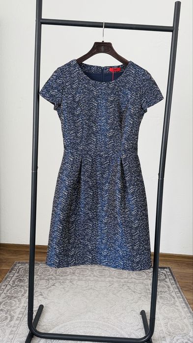 Hugo Boss нова рокля