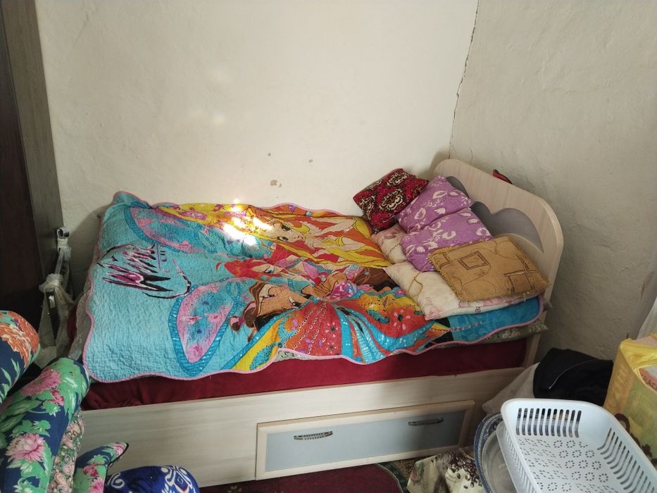 Мебель сотилади яхши холатда