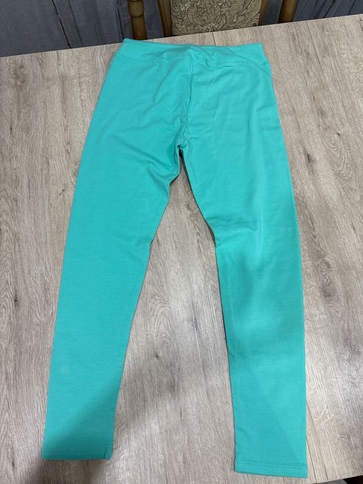 Двойка, лосины и топ