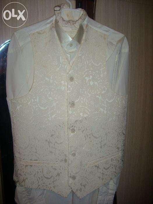 Costum Ginerica,NOU,crem deschis,Impecabil,Pret-500-Lei.