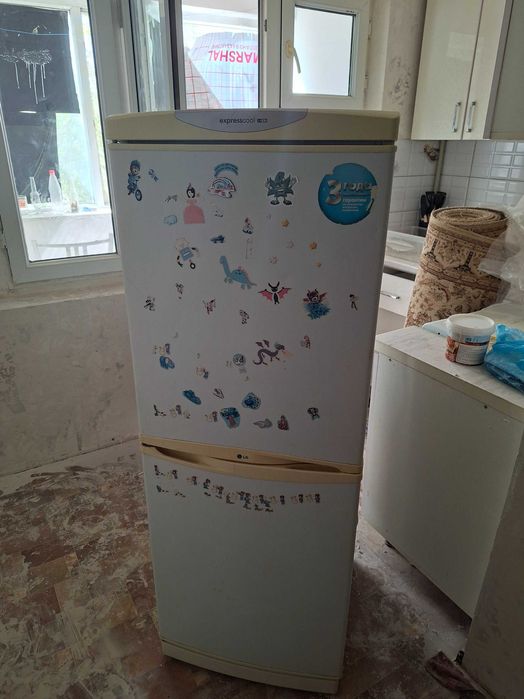 Б/У Холодильник LG продам