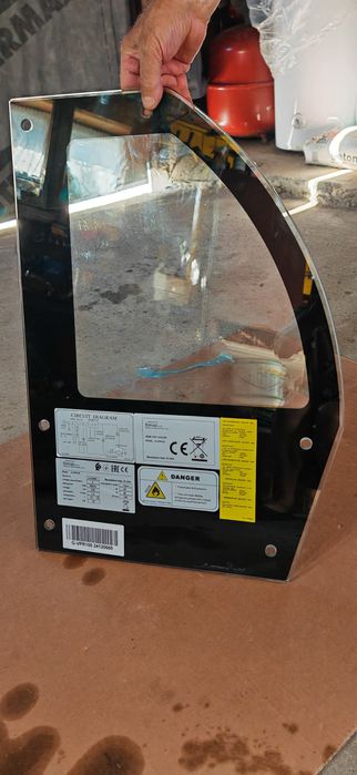 Sticla laterale si geam vitrine pt.spatii comerciale