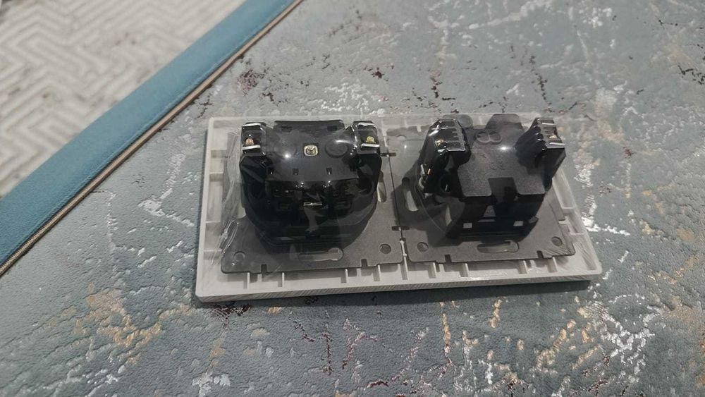 Розетка с выключателем сдвоенная