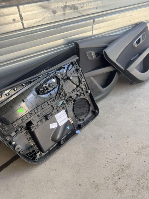 Кори за врати на кола