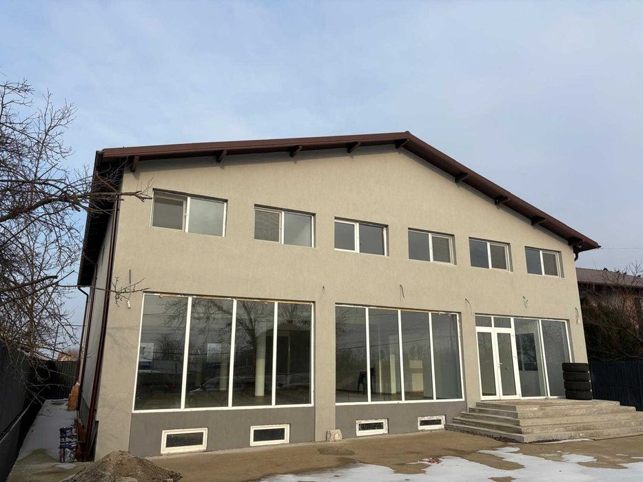Spatiu de vanzare!! Aprox 1000m2 pe 3 nivele