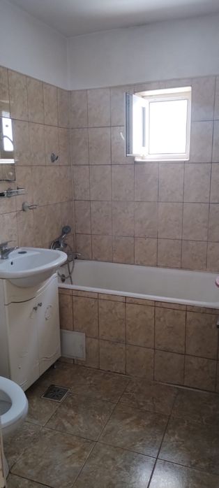 Persoanǎ fizicǎ vând apartament de 2 camere zona Grivița