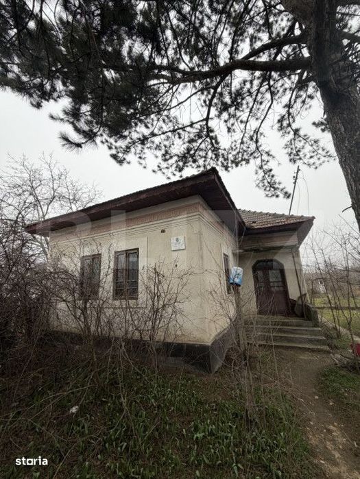 Casa parter 2714 mp teren, front 104 ml, strada principala Caciulatest