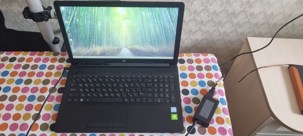 Ноутбук  Hp  Core-i5-8250u , ddr4 8GB , mx110 -2gb , 240ssd