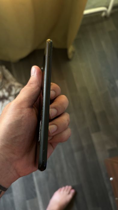 Продам не рабочий honor 8x