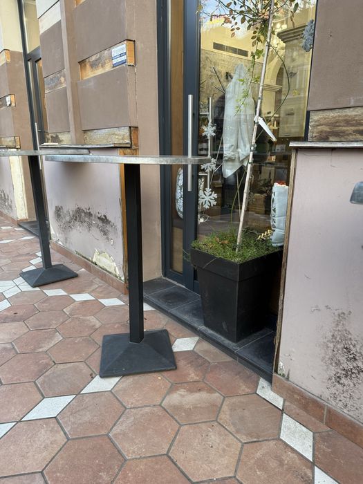 Бар маси и бар столове