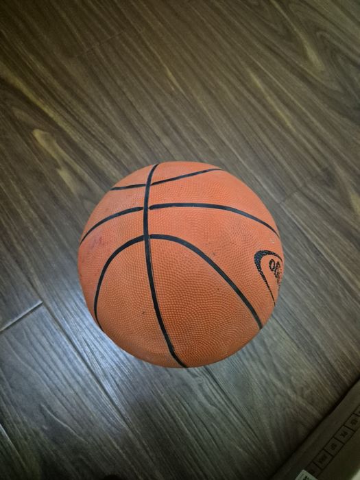 Баскетбольный мяч