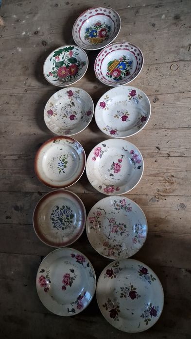 Vând obiecte vechi pentru muzeu