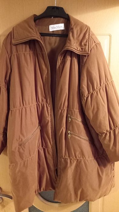 Vand jacheta dama iarna MAX MARA originala,lungime medie