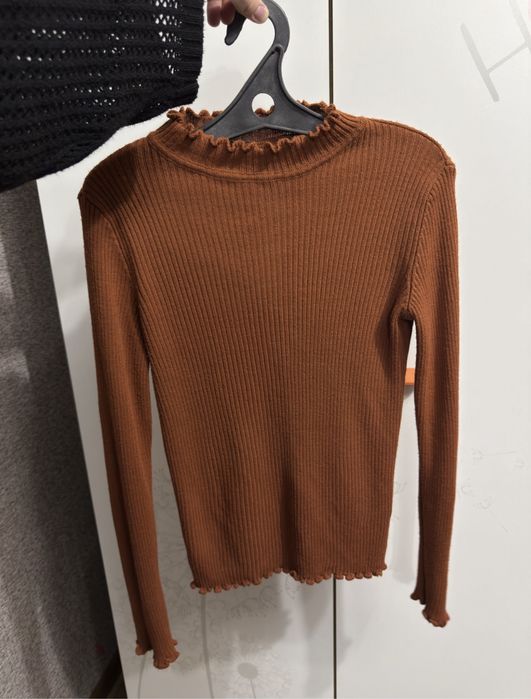 Женская одежда, кофты, юбки, блузы, рубашки, жилеты,кофты