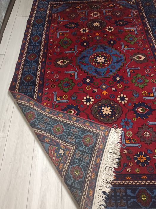 Продам ковёр в хорошем состоянии