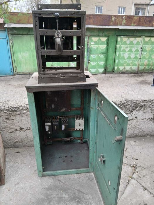 Рубильник с ящиком