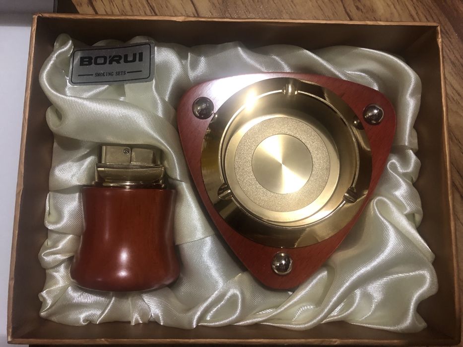 Пепельница, зажигалка