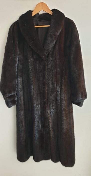 Haina blana naturala nurca bucata intraga lunga până la glesna