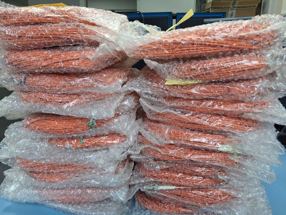 Cablu fibra optica LC-LC lungimi intre 14m si 26m, 23 bucati disponib.