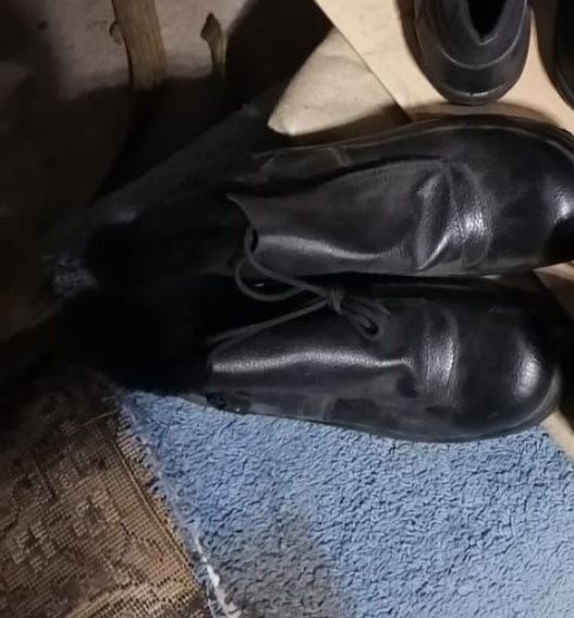 Дәнекерлеушінің киімі сатылады.