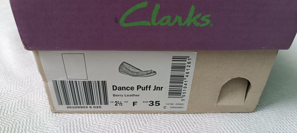 Clarks. Нови оригинални обувки, ном. 33 и 35