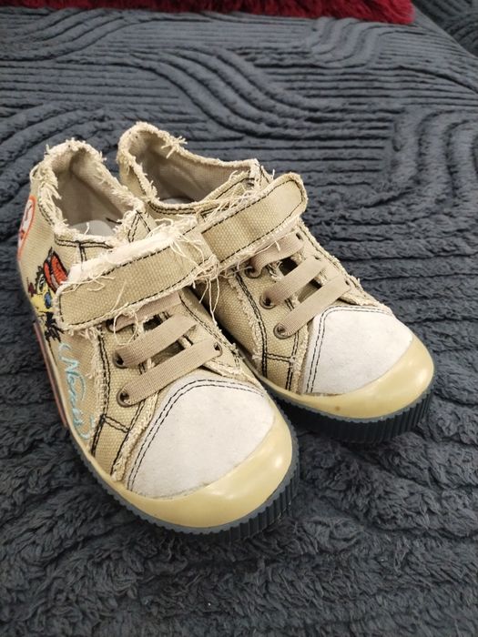 Продам кеды на девочку.