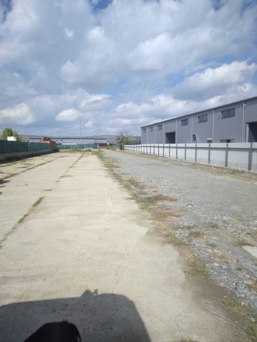 Inchiriez platforma betonata