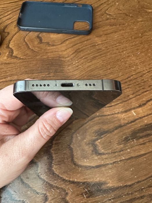 Продавам Iphone 12 pro