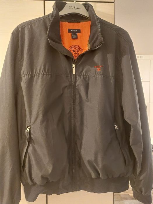 Продавам пролетно мъжко яке GANT L