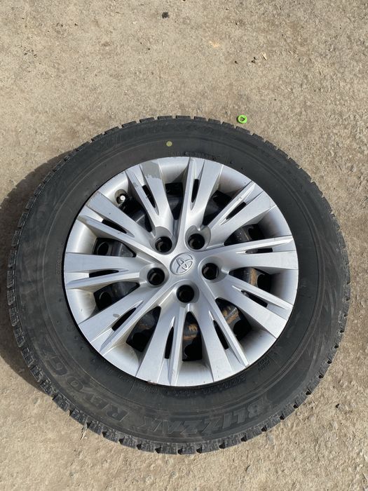 Продаются зимние шины Bridgestone 215/60r16