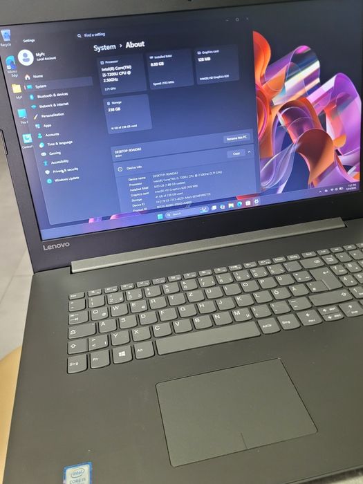 Lenovo V320 de 17 inchi i5-7200u
