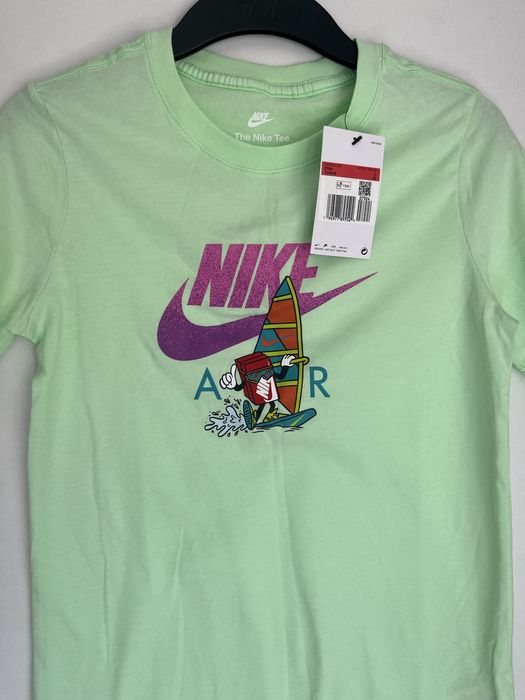 Нова тениска Nike