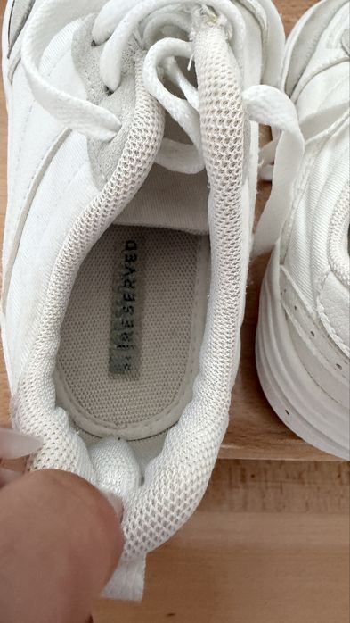 Adidasi Reserved