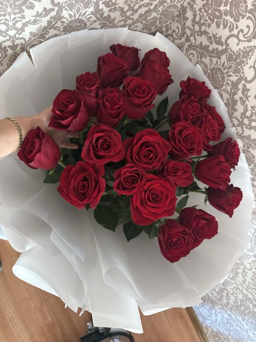 Длинные Розы.Цветы. Новый. 1 м